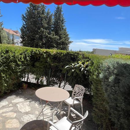 Charmant Studio Avec Terrasse Et Parking A Vence Bagian luar foto